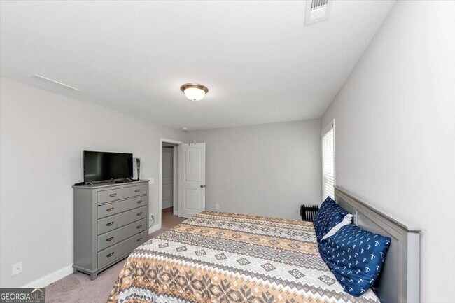 Building Photo - 66 Vicky Way