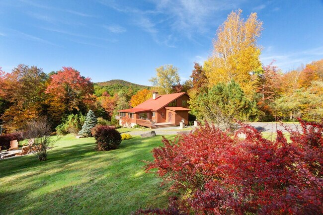 Building Photo - 525 Townsand Hollow Rd