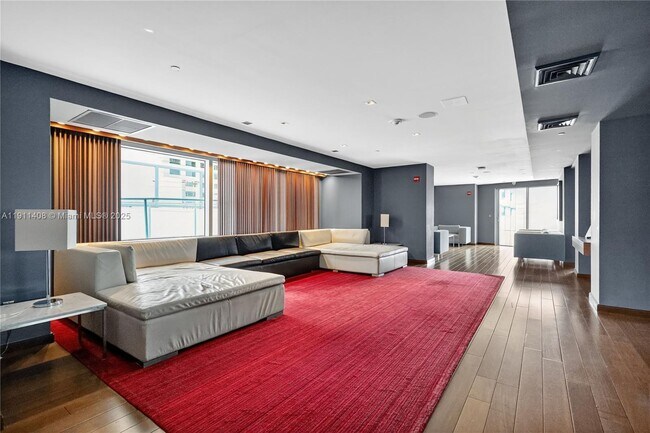 Building Photo - 325 S Biscayne Blvd