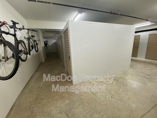 Building Photo - 621 Cobblestone Blvd