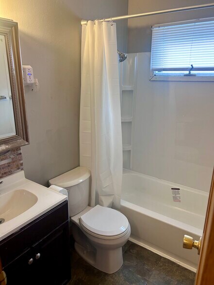 Bathroom - 4314 67th St