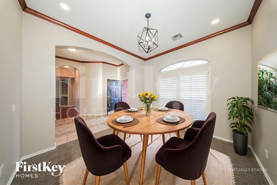 Building Photo - 12533 Youngs Pl