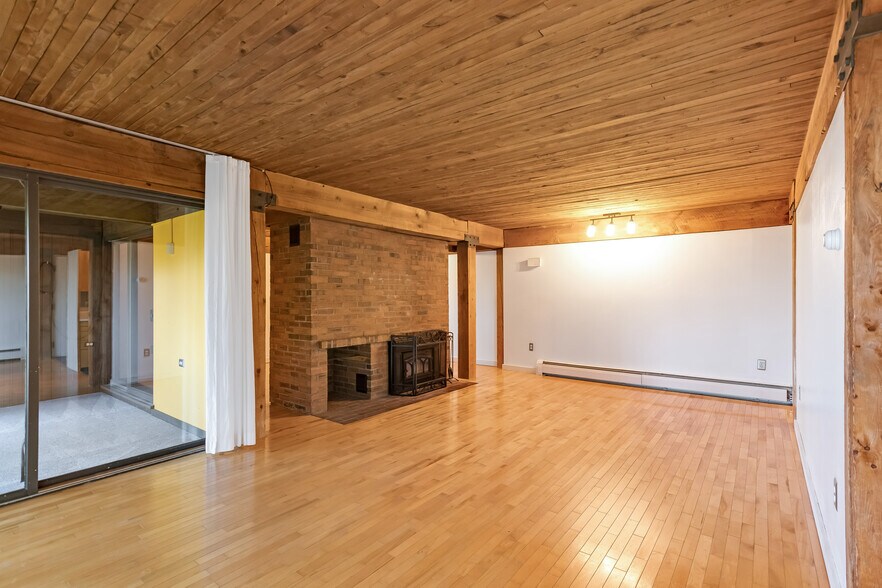 Building Photo - 122 Redrock Dr