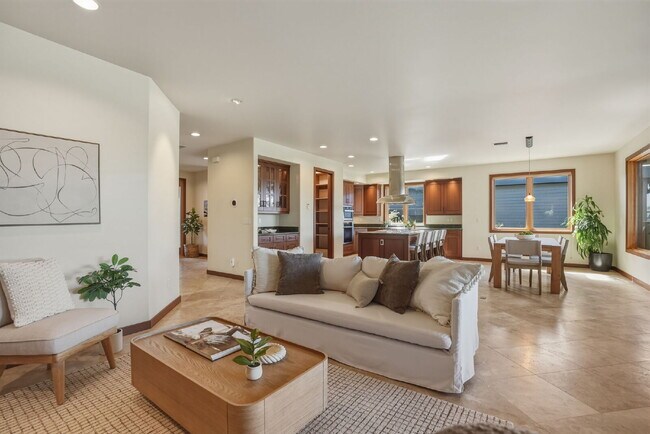 Building Photo - Beautiful 3-Bedroom Home Above Miller’s Landing with River and Mountain Vistas