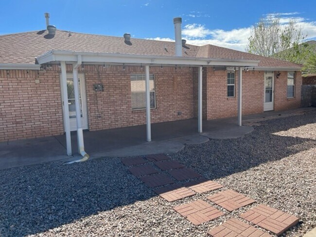 Building Photo - Beautiful home on a large corner lot with RV parking