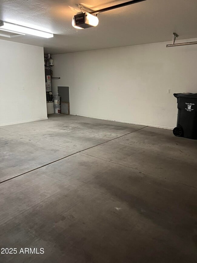 Building Photo - 4872 E Meadow Vista Dr