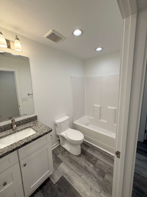 Building Photo - 191 Charter Dr