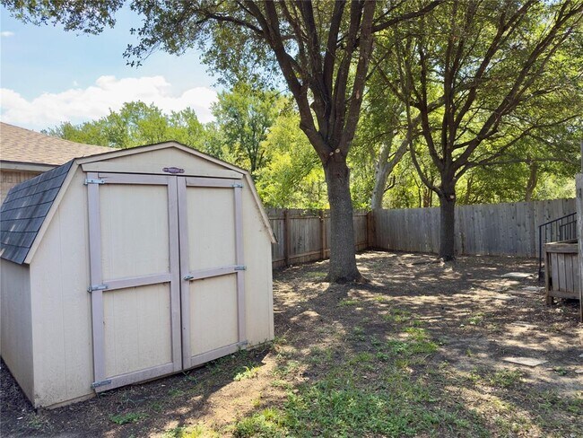 Building Photo - 1030 Moser River Dr