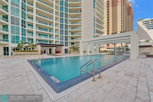 Building Photo - 101 S Fort Lauderdale Beach Blvd