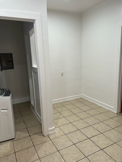 Building Photo - 5512 S Mullen Ave