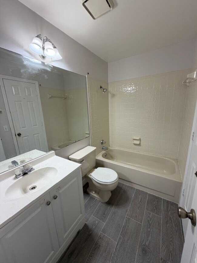 Building Photo - Lake Mary - 3 Bedroom, 2 Bathroom - $1995.00