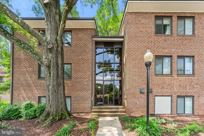 Building Photo - 1413 Northgate Square