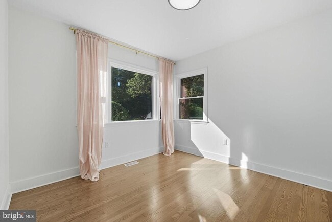 Building Photo - 2539 Gallows Rd