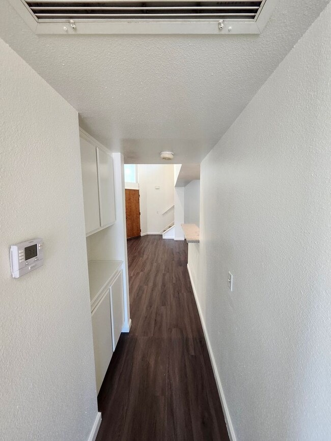 Building Photo - Beautiful 2-Bedroom Condo in Phillips Ranch