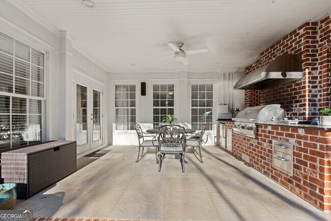 Building Photo - 102 N Cove Dr