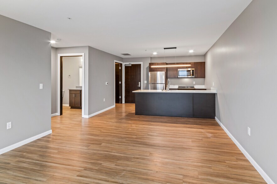 Building Photo - 8041 W Bluemound Rd