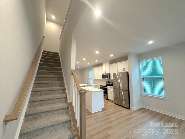 Building Photo - 460 Spearfield Ln