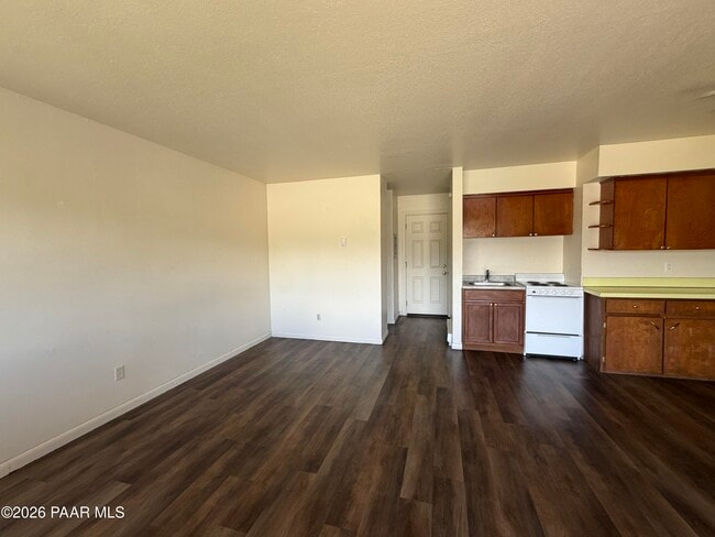 Building Photo - 4251 N Viewpoint Dr