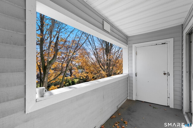 Building Photo - 267 Melba St