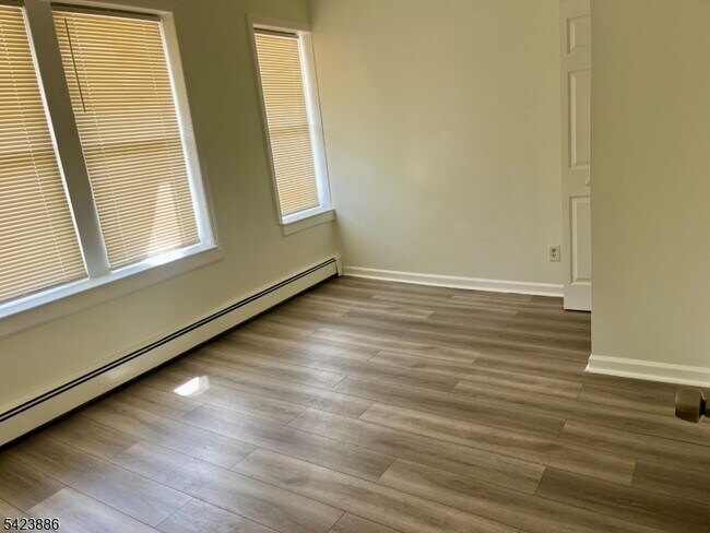 Building Photo - 279 Belmont Ave