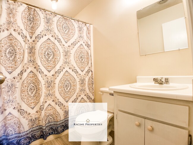 Building Photo - 99 Falcon Crest Dr