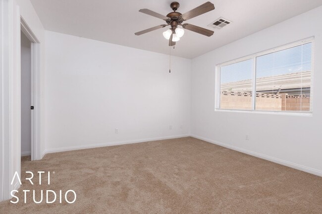 Building Photo - 3-bedroom 2-bathroom townhouse with a 1-ca...