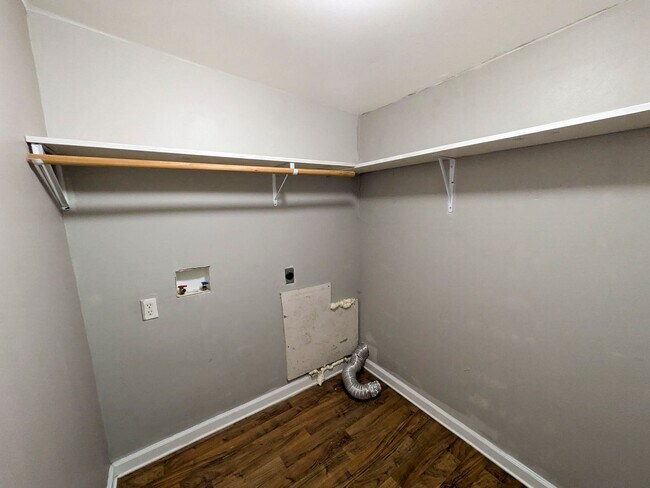 Building Photo - 290 Hebert Dr