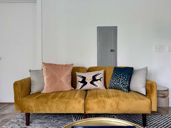 Building Photo - 542 Boulevard NE