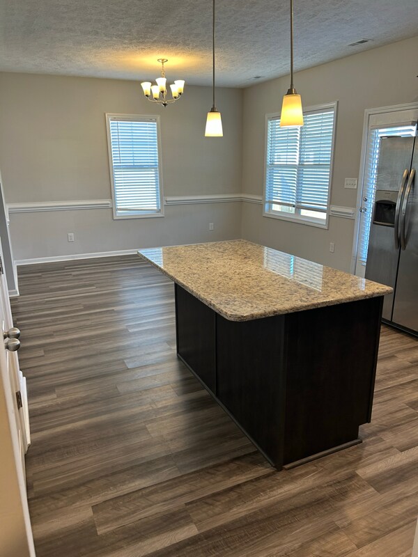 Building Photo - 512 Loom Dr