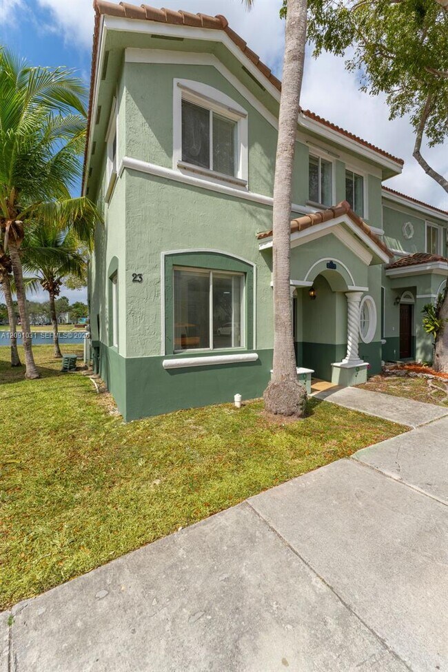 Building Photo - 2712 SE 15th Pl