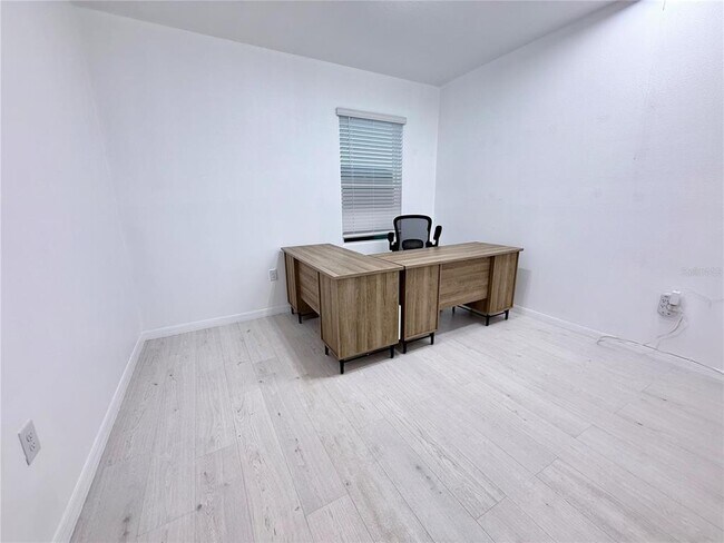 Building Photo - 2731 House Finch Rd