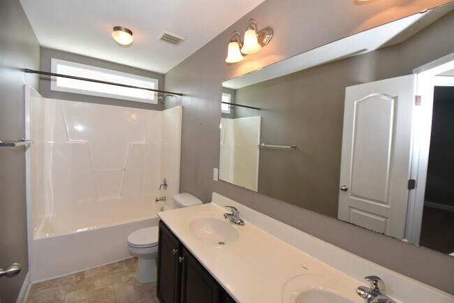 Building Photo - 131 S Prince Henry Way