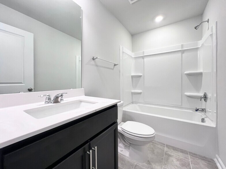 Building Photo - 1988 Rosedale Ridge Ave