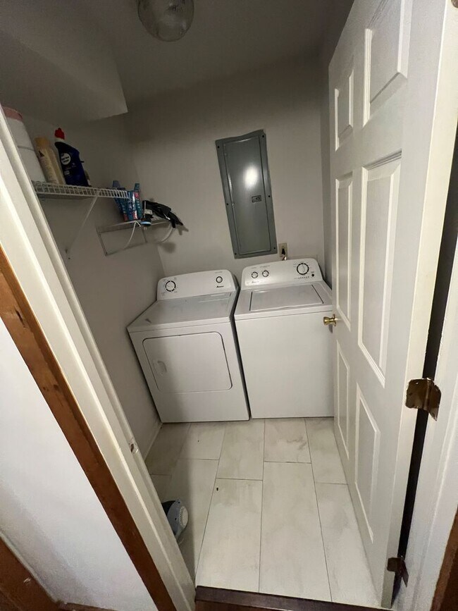 Building Photo - Hwy 334