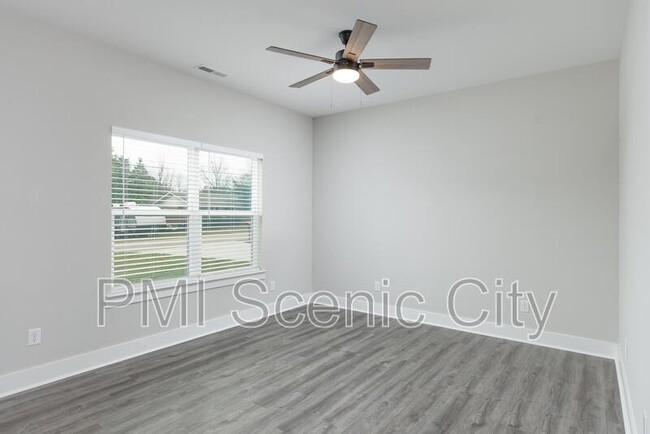 Building Photo - 4207 Willard Dr
