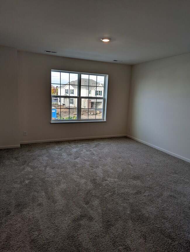 Master Bedroom - 1129 Hawk Hollow Dr