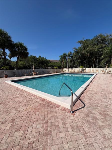 Building Photo - 2660 Carambola Cir N