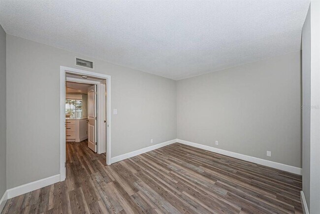 Building Photo - 5151 Isla Key Blvd S