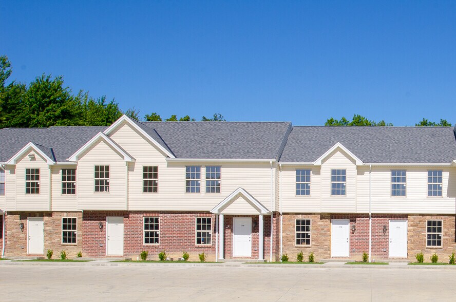 Building Photo - 1712 Athens Dr