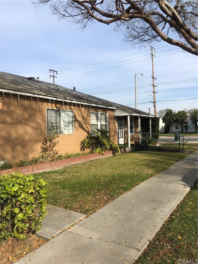Building Photo - 17039 Crenshaw Blvd