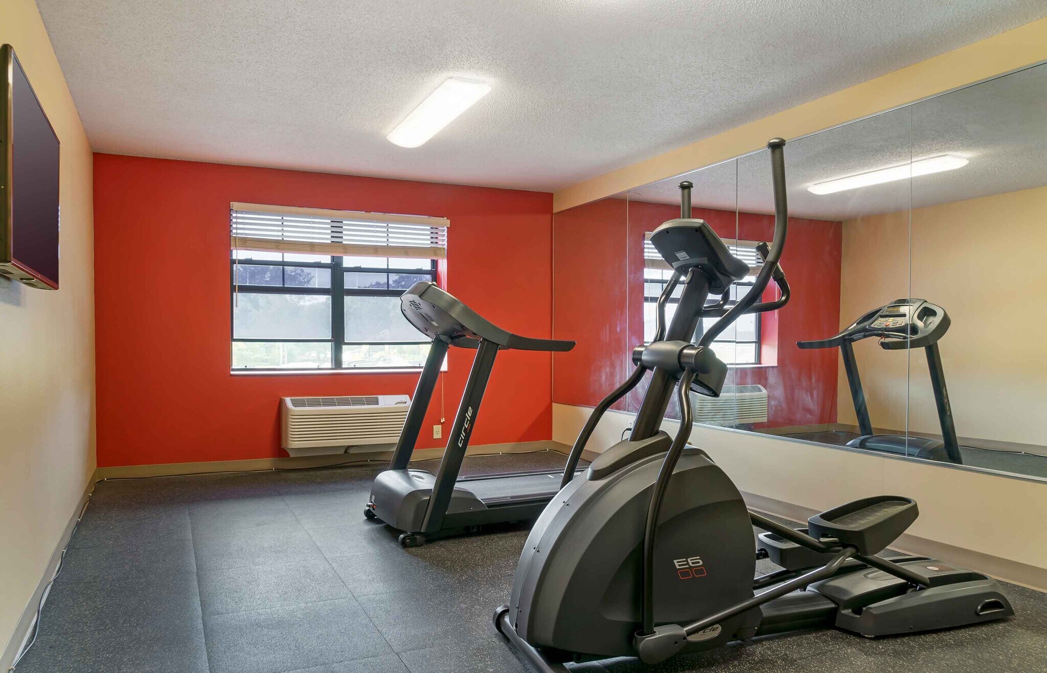 Building Photo - Furnished Studio-Detroit - Dearborn