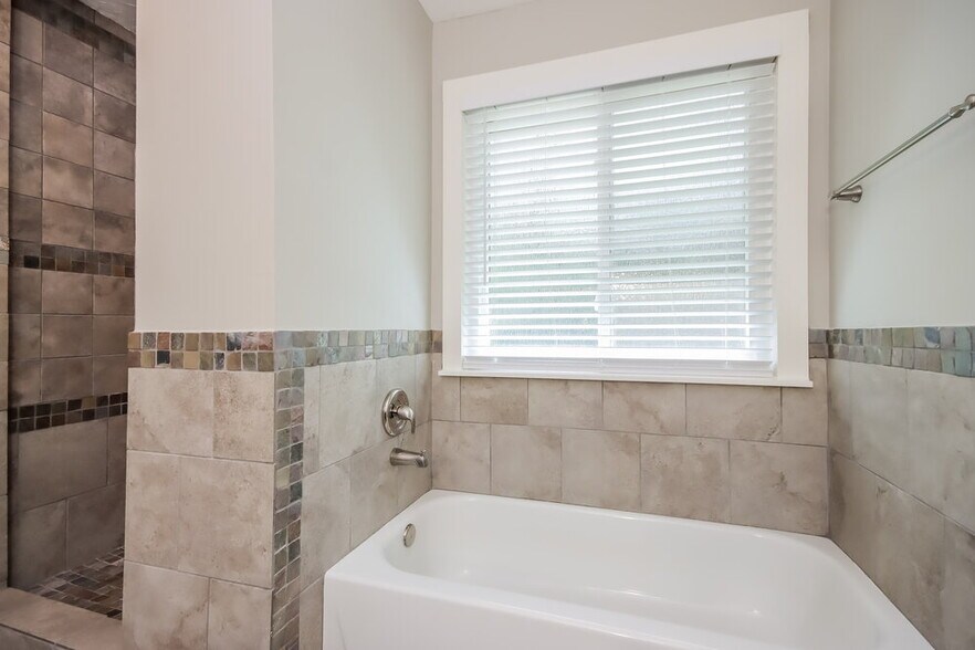 Building Photo - 18154 Windy Oaks Ct