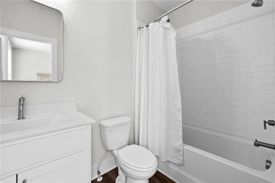 Building Photo - 1336 Breezy St SE