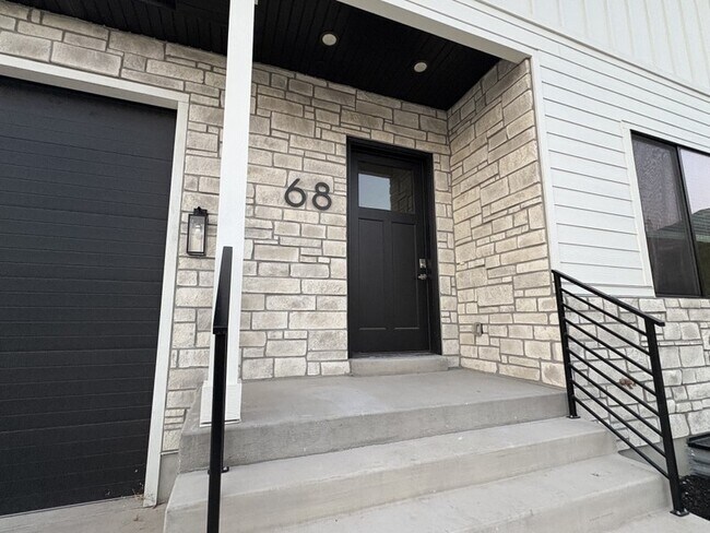 Building Photo - 68 W 4750 N