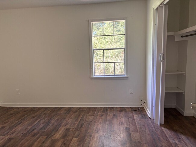 Building Photo - 2136 East Dr