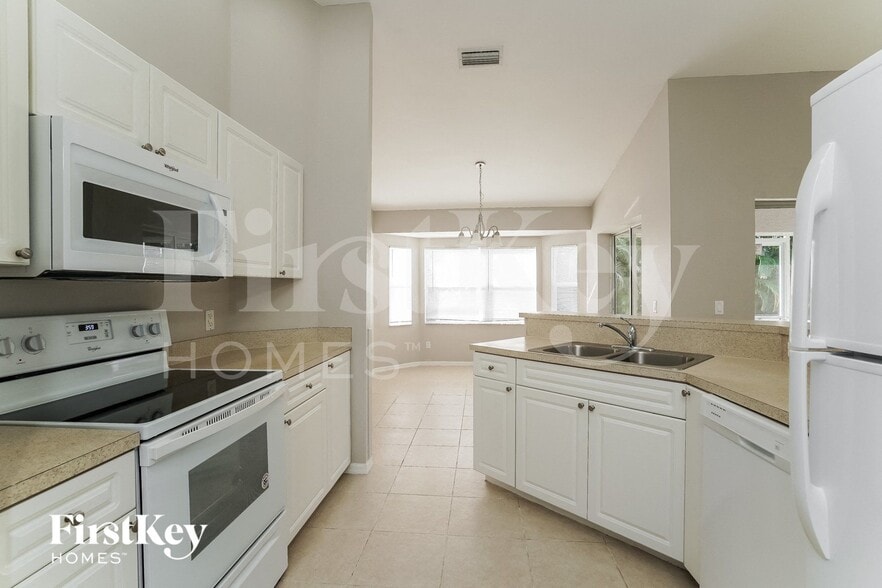 Building Photo - 8352 Bahamas Rd