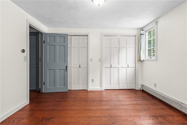 Building Photo - 6 Mary Ann Dr