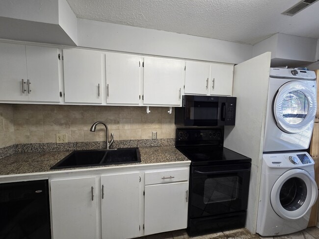 Building Photo - 117 Kingsbury Dr