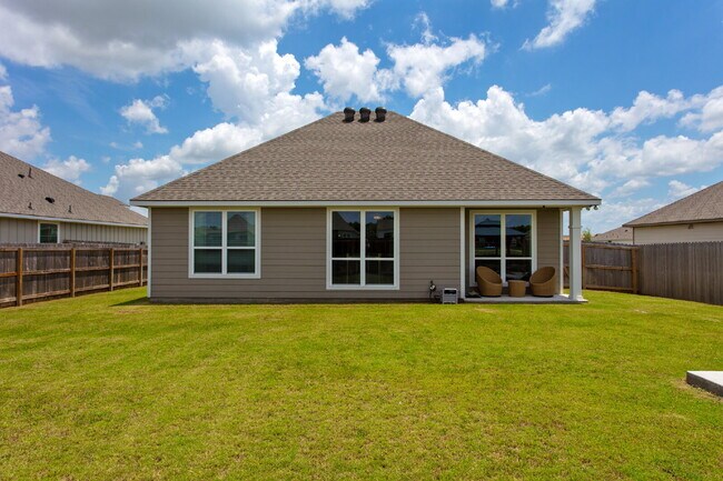 Building Photo - 293 Harvest Lk Dr