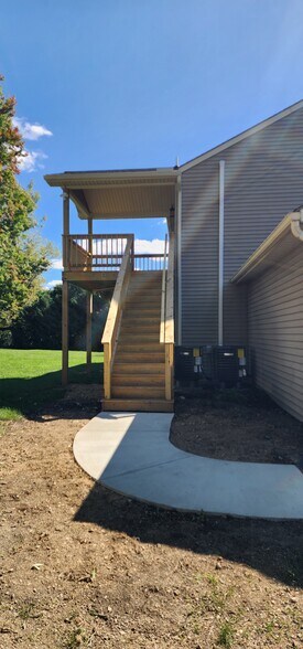 Building Photo - 30 Edgewood Dr
